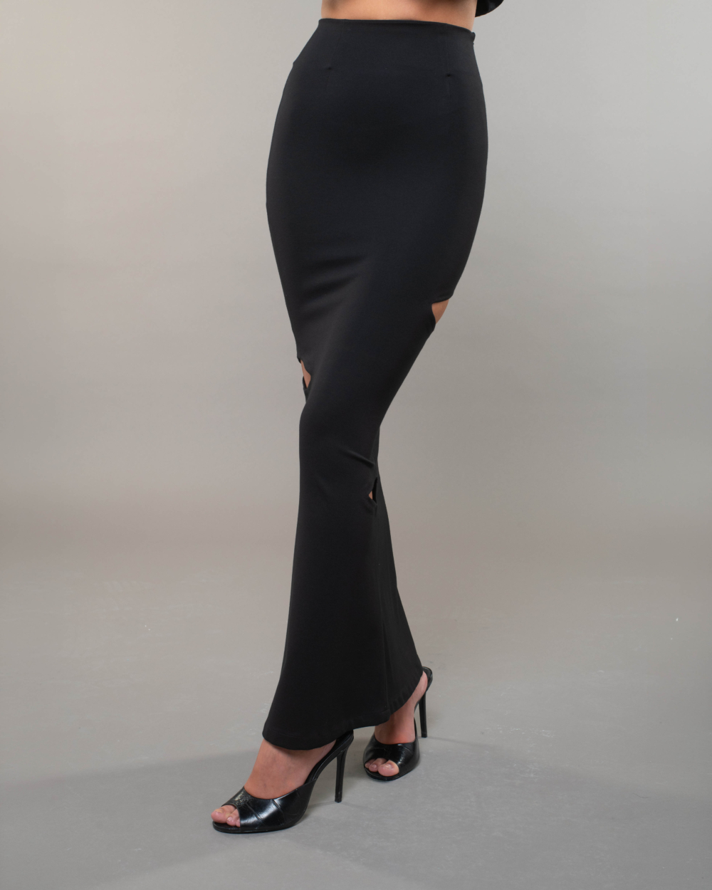 CUT OUT MAXI SKIRT - BLACK